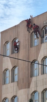 پیچ و رولپلاک نمای ساختمان در مشهد | تحکیم سنگ نما به‌صورت تضمینی